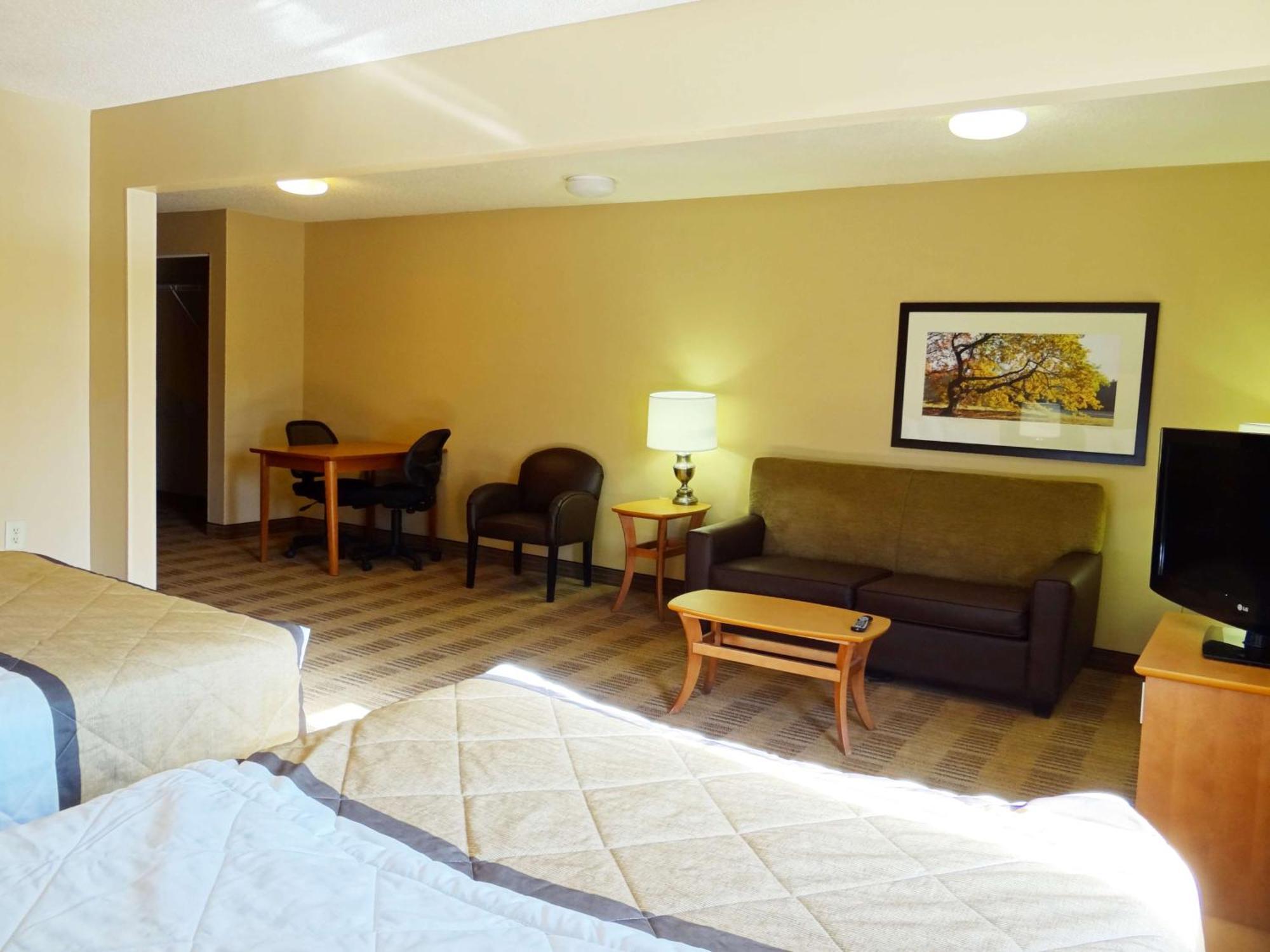 Extended America - - Airport - Bartram Ave Filadelfia