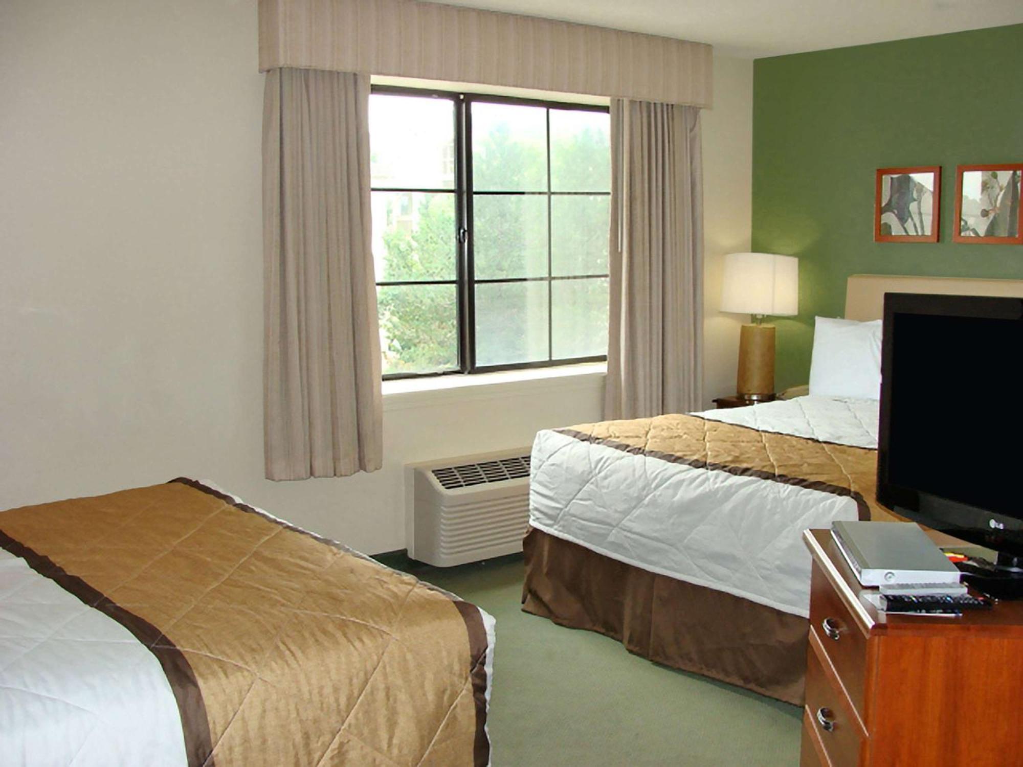 Extended America - - Airport - Bartram Ave Filadelfia